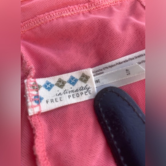 intimately free people pink lace bralette sz. small - Picture 8 of 11